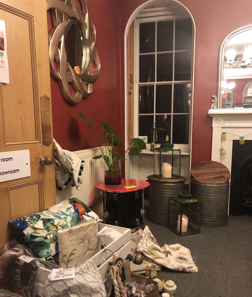 DeniseKnightsT's tweet photo. Bargains galore at the WOW sale til 8pm tonight tomorrow 10am-1pm #interiordesign #interiordesigner #interiors #interiorstyle #furniture #furnituredesign #finditinFav #workshops #londoncalling #paint #moodboard #drumtable #fabrics #recycled #upcycle https://t.co/nnWZNNRS4X