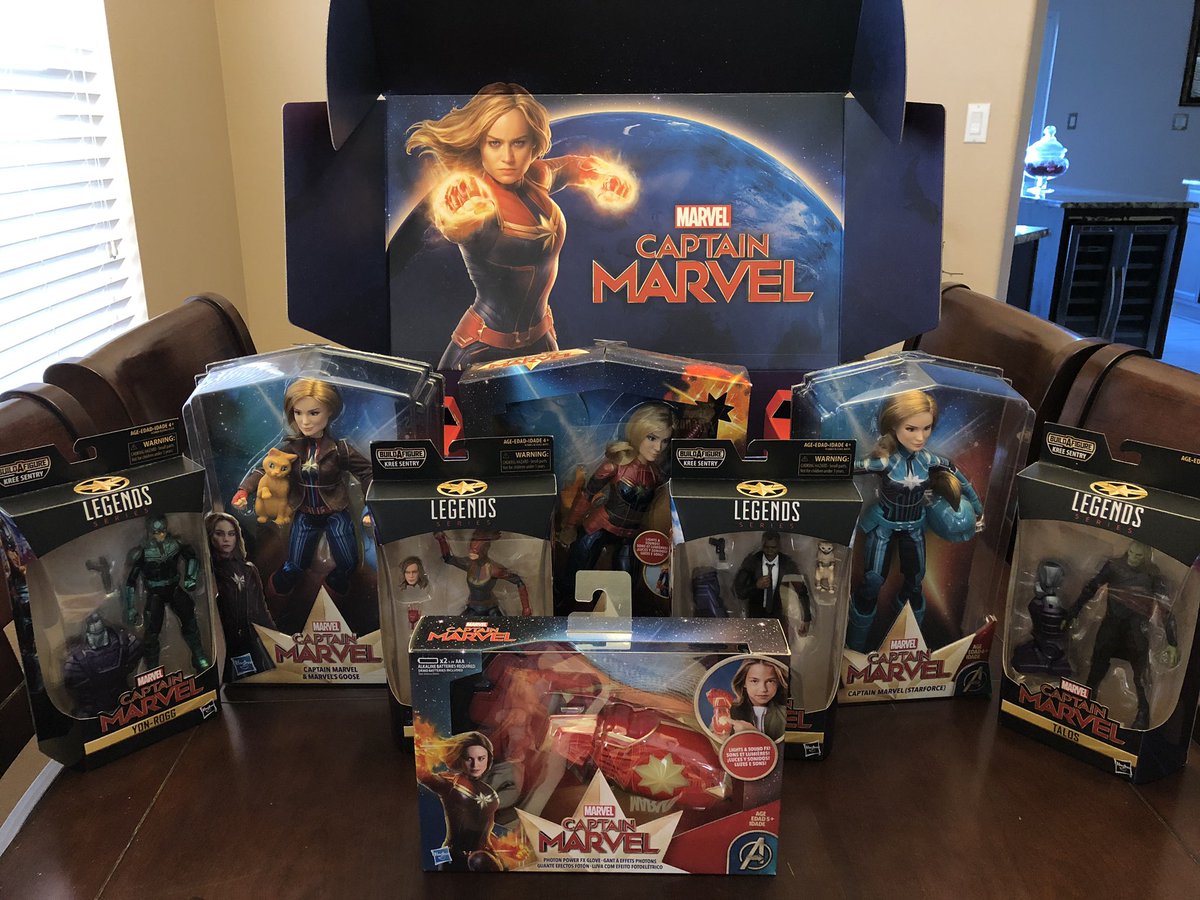 MarvelDatabase's tweet photo. Wow! Look at all the amazing Captain Marvel toys @Hasbro sent!

They sure know how to build hype for the movie! I'll have to spend my money on the rest of the line instead.

#PagingCaptainMarvel https://t.co/bFidYvxE4N