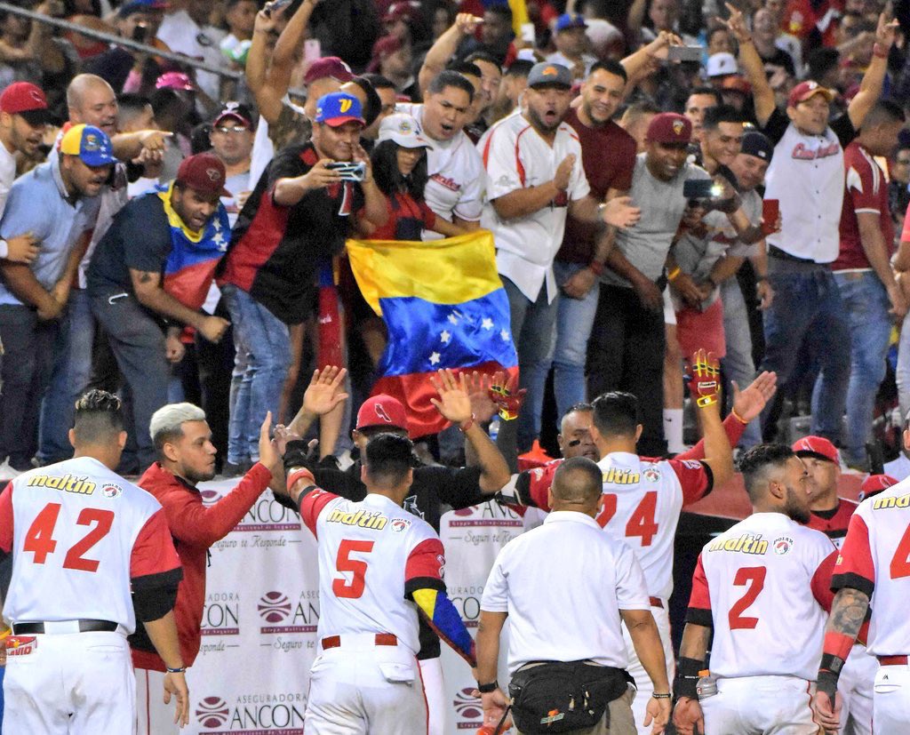 pinfantea's tweet photo. ¡Actívate! 🗣Esta noche a las 9:00 pm nuestros Cardenales de Venezuela 🇻🇪 se enfrentarán Charros de Jalisco 🇲🇽, en busca de su pase a la final de la #SeriedelCaribe #Panamá2019 ¡VAMOS, ARRIBA VENEZUELA! 🙌🏽❤️

📺Disfruta de este partido por @TVesAlDia https://t.co/KY79gc5tjQ