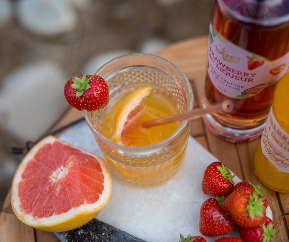 Our fruity range of Berry Goodness makes a perfect Valentine's Gift.  We even have little gift sets that include the full range.  

The only thing left to decide is which one to start with!

moraydistilleryltd.co.uk/ourshop/cat_14…