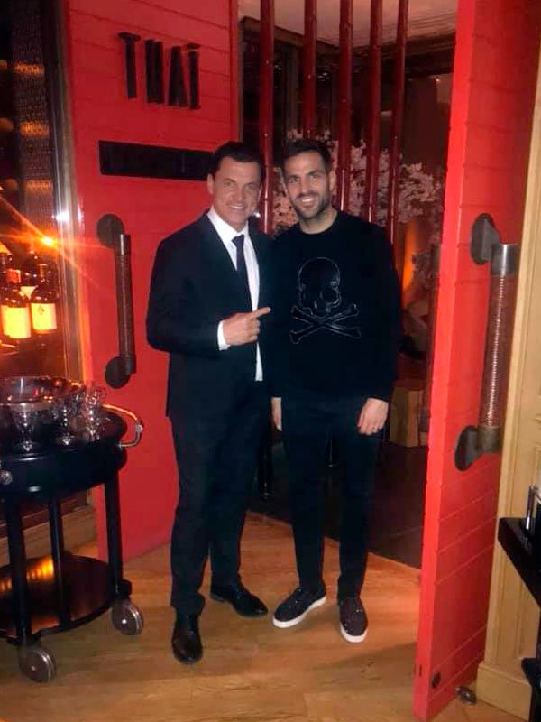 Le nouveau buteur de l'<a href="/AS_Monaco/">AS Monaco 🇲🇨</a>, <a href="/cesc4official/">Cesc Fàbregas Soler</a>, est venu goûter à nos spécialités ! 🇲🇨⚽😉

#MayaBayMonaco #CescFabregas #ForeverMonaco