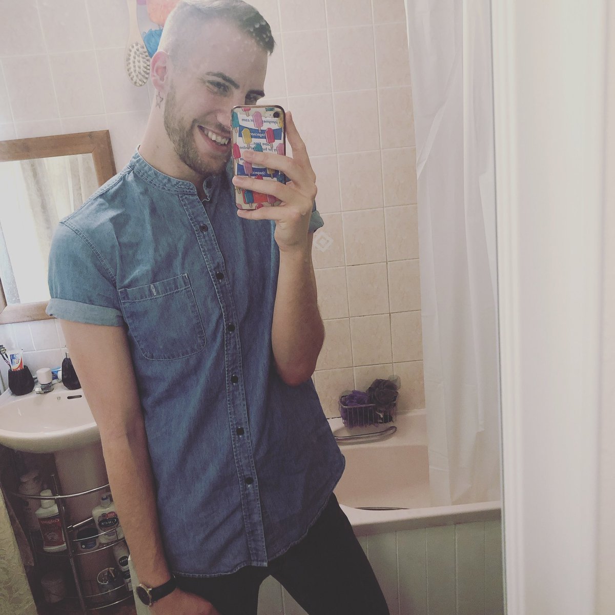 _bobby19's tweet image. Love this pic ❤️