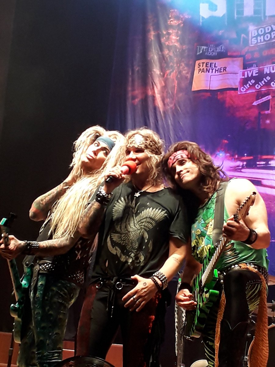 gemma_7_'s tweet photo. Unreal night at @SteelPantherEUR in Belfast last night 😍 @MichaelStarrr @Satchel666 @lexxifoxx https://t.co/U4RhntYx7Z