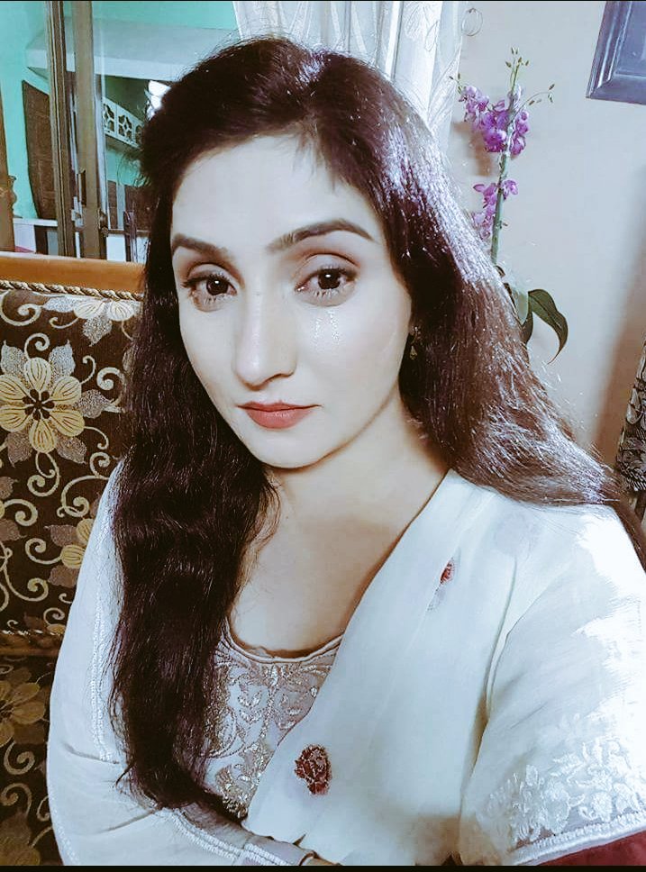 ہر اک پہلو تیرا میرے دل میں آباد ہو جائے

تجھے میں اس قدر دیکھوں, مجھے تو یاد ہو جائے 🌹