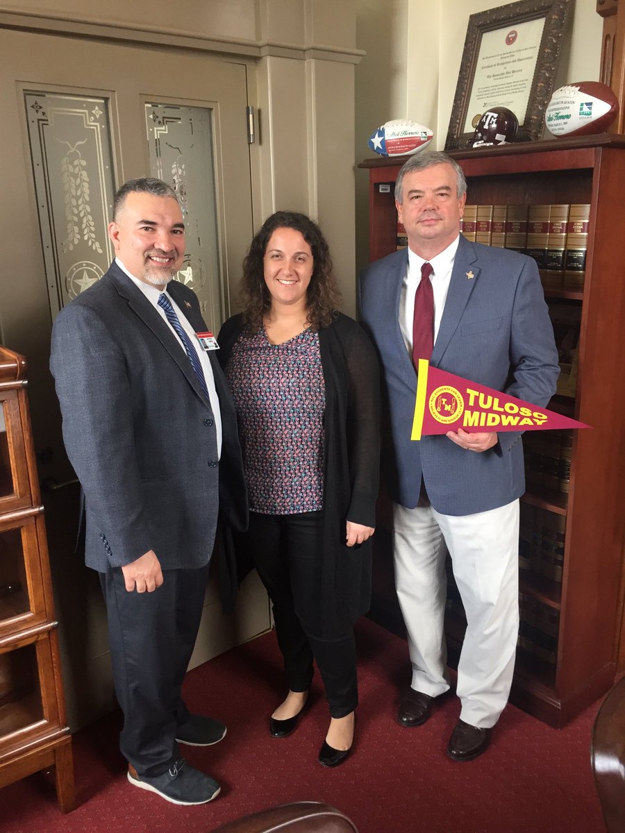 DavidCalk6's tweet photo. Thanks Able Herrero for your awesome staff and your support of all public school children.
#weleadtx #tepsatalk #tepsamark #ableherrero https://t.co/gpnWQboRTf