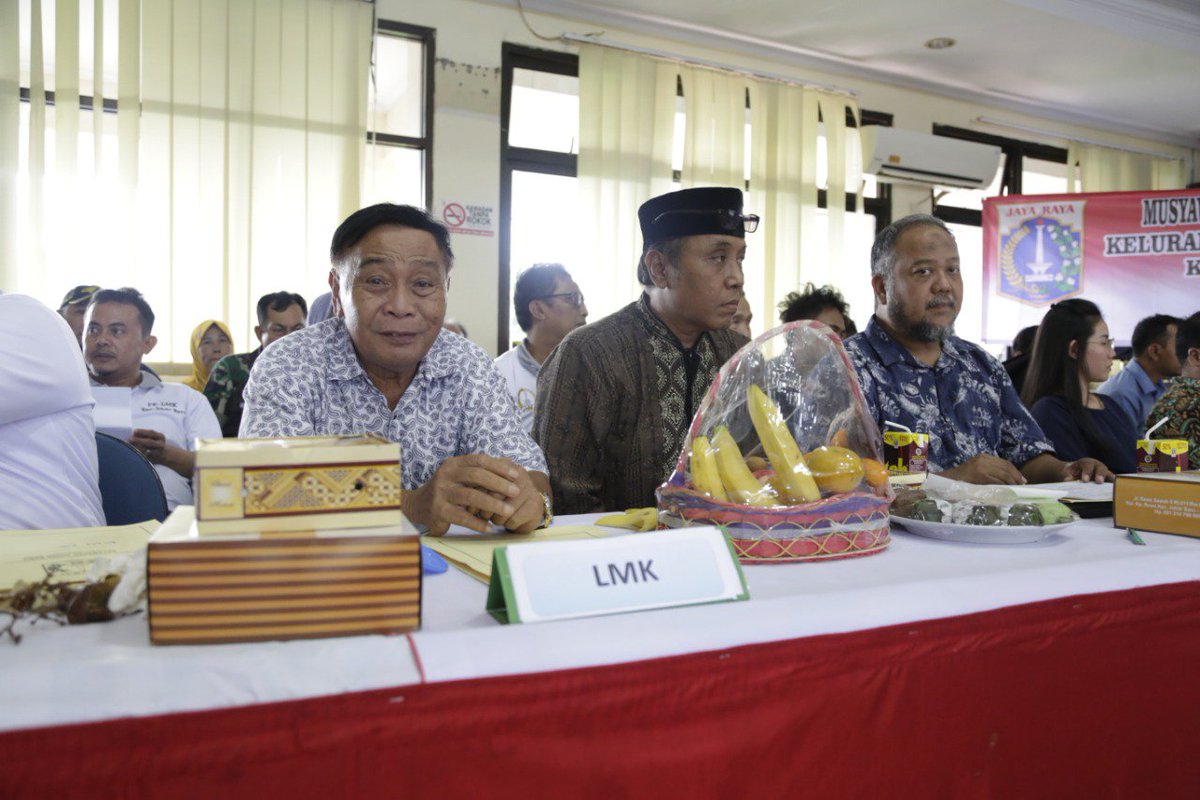 kotajakpus's tweet photo. Musrenbang Kelurahan Johar Baru [1]

Sekretaris Kota Jakarta Pusat, Iqbal Akbarudin membuka sekaligus memimpin Musrenbang tingkat Kelurahan di Kantor Kelurahan Johar Baru, Kec. Johar Baru (8/2).
@walikotajakpus @Kec_Joharbaru @DKIJakarta 
#Musrenbang #DKIJakarta #JAKPUS https://t.co/sRnmtPrDNt