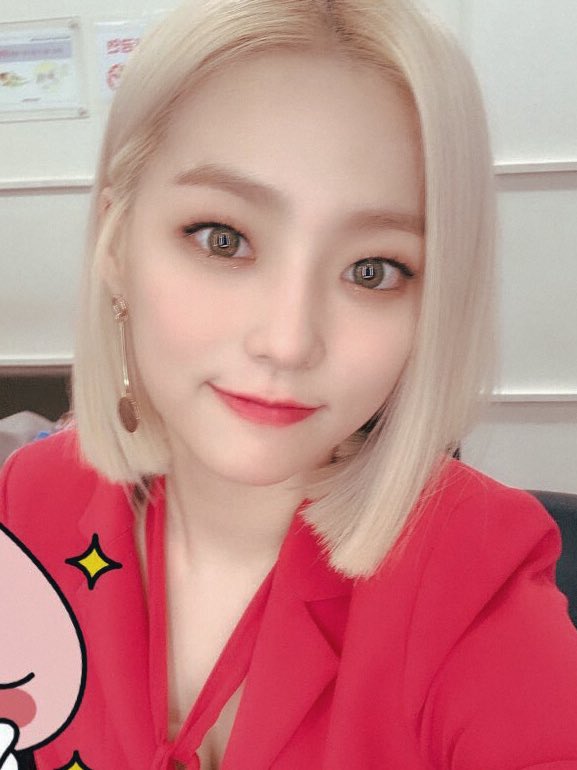 #YEEUN: eyes full of love (๑♡3♡๑)