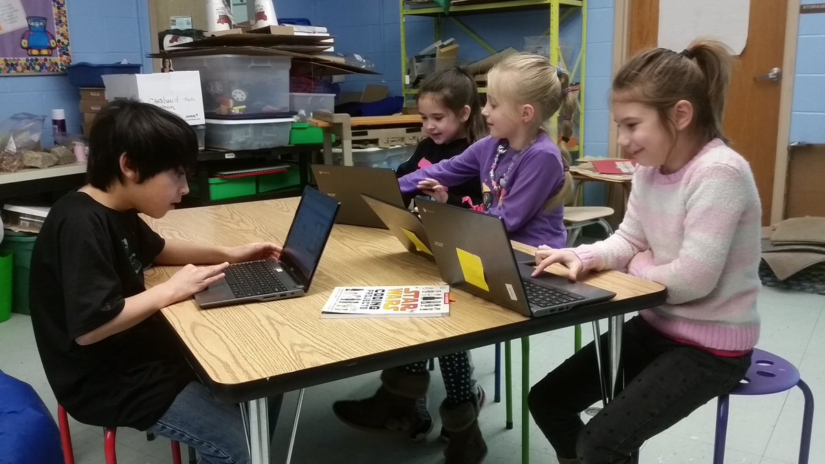 cipdrdu's tweet photo. 2nd graders are having fun coding in the makerspace this morning! https://t.co/Yqw7hUMekC
