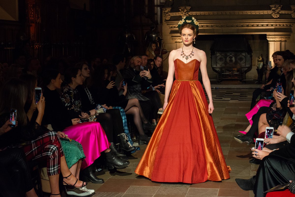 HistEnvScot's tweet photo. Interested in the style of Mary Queen of Scots? Find out more about our 'Women of the Crown' fashion show, held at @edinburghcastle last night, showcasing a collection created by international fashion designer Jeff Garner from @prophetik https://t.co/rPJkYyjkKc https://t.co/tQ1JBbcgWt