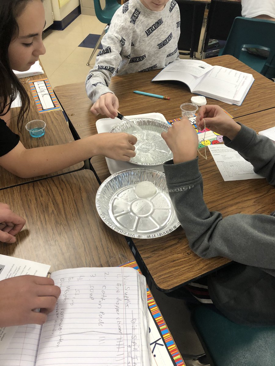thedaterschool's tweet image. Cleaning up oil spills in science today! Great job 5th Grade! #TeachingforUnderstanding #ProfileofaRamseyGraduate