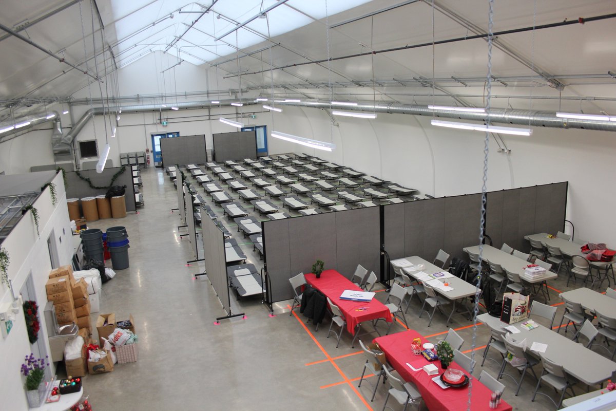 cityoftoronto's tweet image. #ExtremeColdAlert today. To locate #CityofTO 24-hour respite sites &amp;amp; other services, visit toronto.ca/homelesshelp. Pets are welcome.