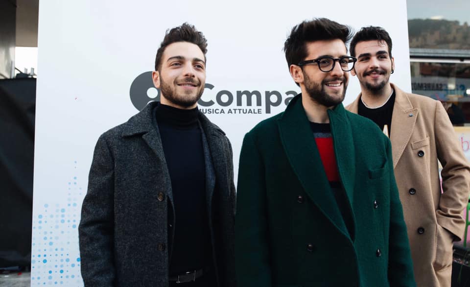 ilvolo's tweet photo. Questa sera sarà un’esibizione diversa, insieme a noi ci sarà @AlessandrQuarta, un violinista pazzesco, e speriamo che il suo carisma vi conquisti così come ha conquistato noi. #sanremo19 #MusicaCheResta #IlVolo https://t.co/ujVicdvFcp