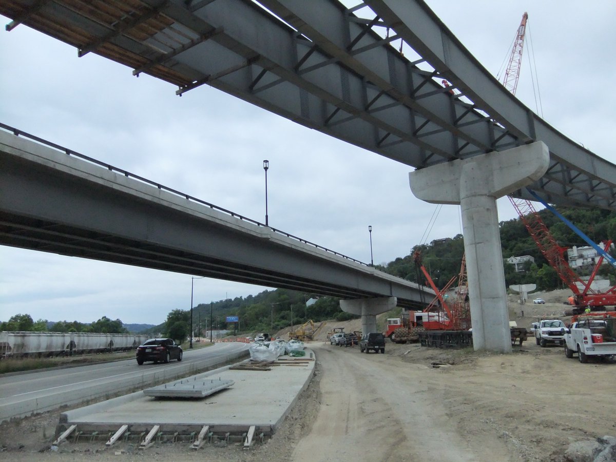 StuppBridgeCo's tweet image. #FlashbackFriday Stupp Jobs 427-431 sold to Great Lakes Construction in 2011. ~2656 tons of #StructuralSteel #PlateGirders that utilized painted Grade 50 #steel with webs depths up to 75". 

Owner: @ODOT_Statewide 
Location: @HamiltonCntyOH
Designer: Burgess &amp;amp; Niple / @wspusa