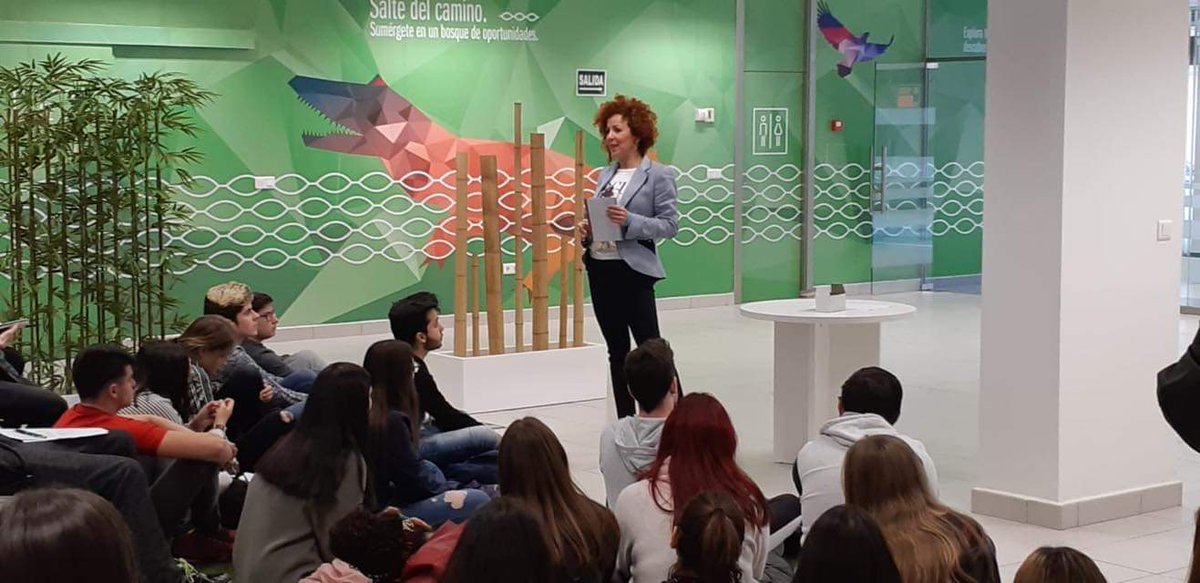 Nuestra compañera <a href="/YolandaSalaTTM/">Yolanda Sala Pastor</a> compartiendo para los alumnos de 2° del I.E.S Mutxamel la diferencia q existe entre quién crees q eres, de lo q puedes alcanzar a ser
Gracias #Coworking <a href="/HUBITATMutxamel/">HUBITAT Mutxamel</a> #JuntosMejor
#YoNoMeCallo #tartamudez
#GrandesEsperanzas #SomosFundaciónTTM
