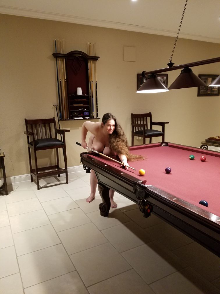 BbwRapunzel's tweet photo. The Airbnb I'm staying at on vacation in Florida before leaving on a cruise on Sunday has a beautiful pool table, but unfortunately the internet is too slow to stream to chaturbate so I won't be able to do a show from here.  In the meanwhile I'll play some 9-ball.  xoxo, Zel https://t.co/8sjat0Pjgd