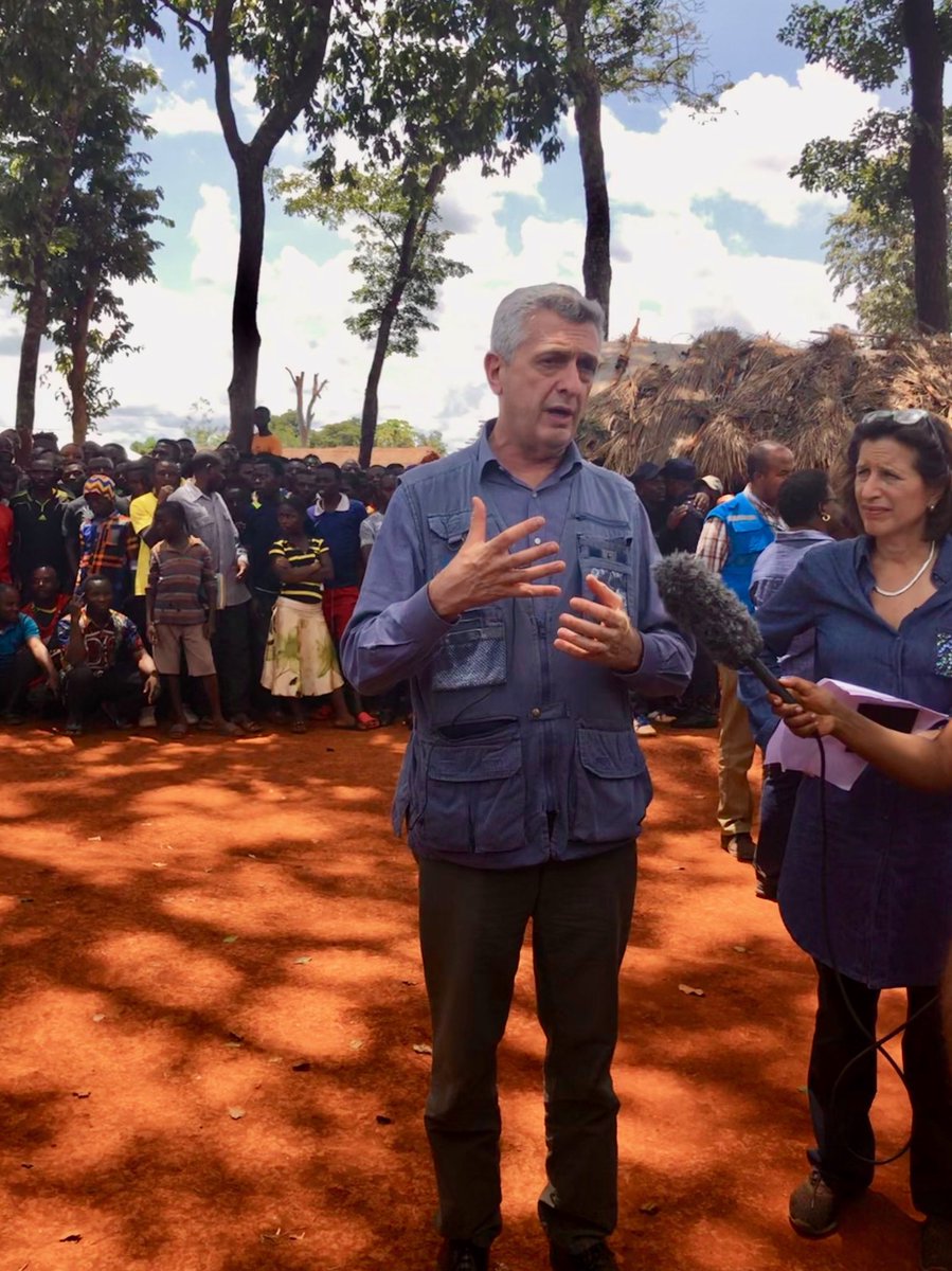 People gather to watch and listen to ⁦<a href="/RefugeesChief/">audi_press</a>⁩ address the local media from Nyarugusu camp. 

He welcomed government assurances that Tanzania will remain a hospitable country to refugees and spoke of the need for more support for them and the surrounding communities.