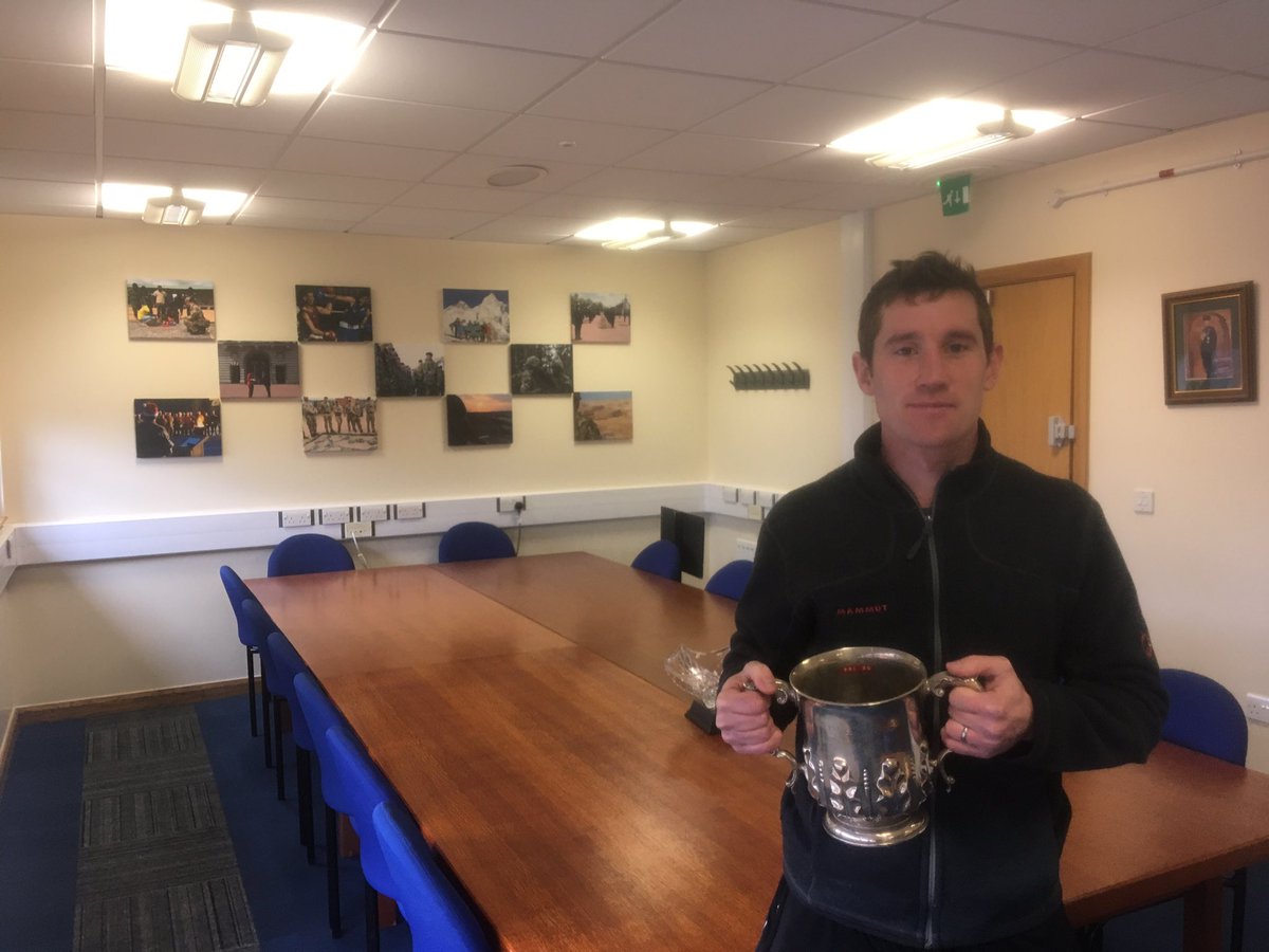 CO_2RIFLES's tweet photo. Commanding Officer’s PT this morning: 6 miles cross country run. Congrats to I (Support) Company winners and CSM HQ Coy for individual winner! #greatwaytostarttheweekend #gettingpaidforthis #swiftishandcold @RiflesRegiment https://t.co/R9ACZJMZi9