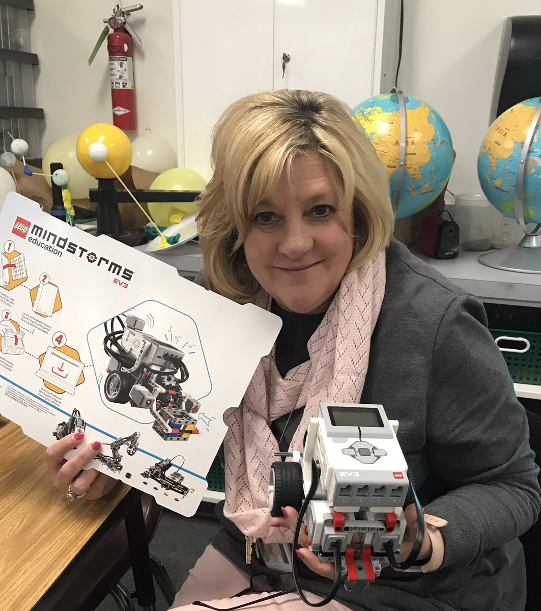 Dingereducation's tweet photo. Thank you FISD for the new robotics kits. Can’t wait for the kids to start using them. #friscoisdGT  @TadlockElem @VaughnElemFISD https://t.co/d1kehVfoeL