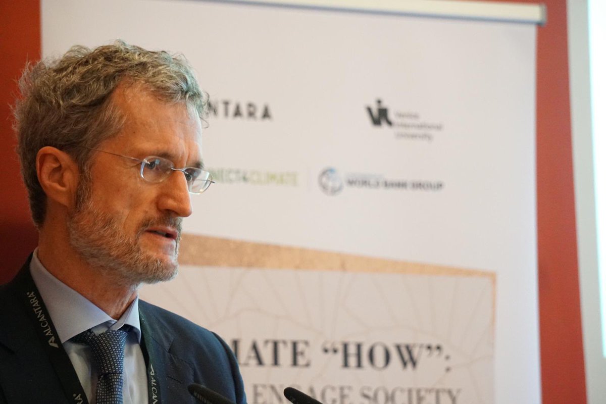 Connect4Climate's tweet photo. “We are starting now! We have a huge momentum going on here, let’s not only “stay on the game” but be the drivers of this change, collectively!”

Georg Kell, Chairman of Arabesque, Founder and Former Director of @globalcompact

 #5Symposium #ClimateHow https://t.co/mFWMQTtk3r