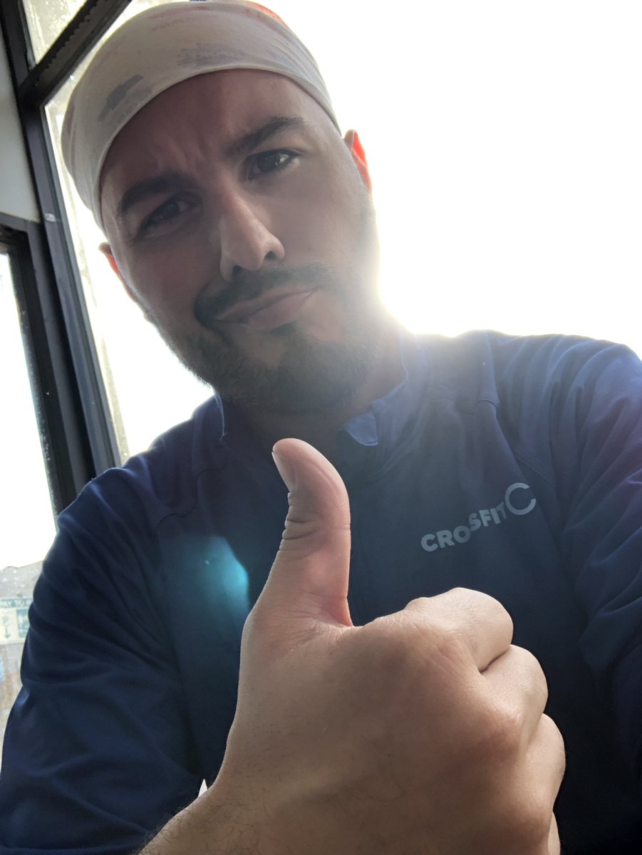 Marco887's tweet photo. 9 am #burnclass in the bag #done #selfie  #fridaymood 🤳🏽💪🏽🏋🏽️ https://t.co/1tNpbIsbYk