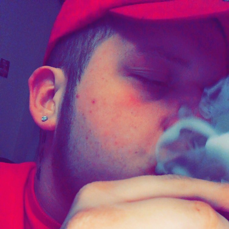 Cheifnicc's tweet image. Money 💰 isn’t a option It’s mandatory 💯 #chill #motivation #success #moneymotivated