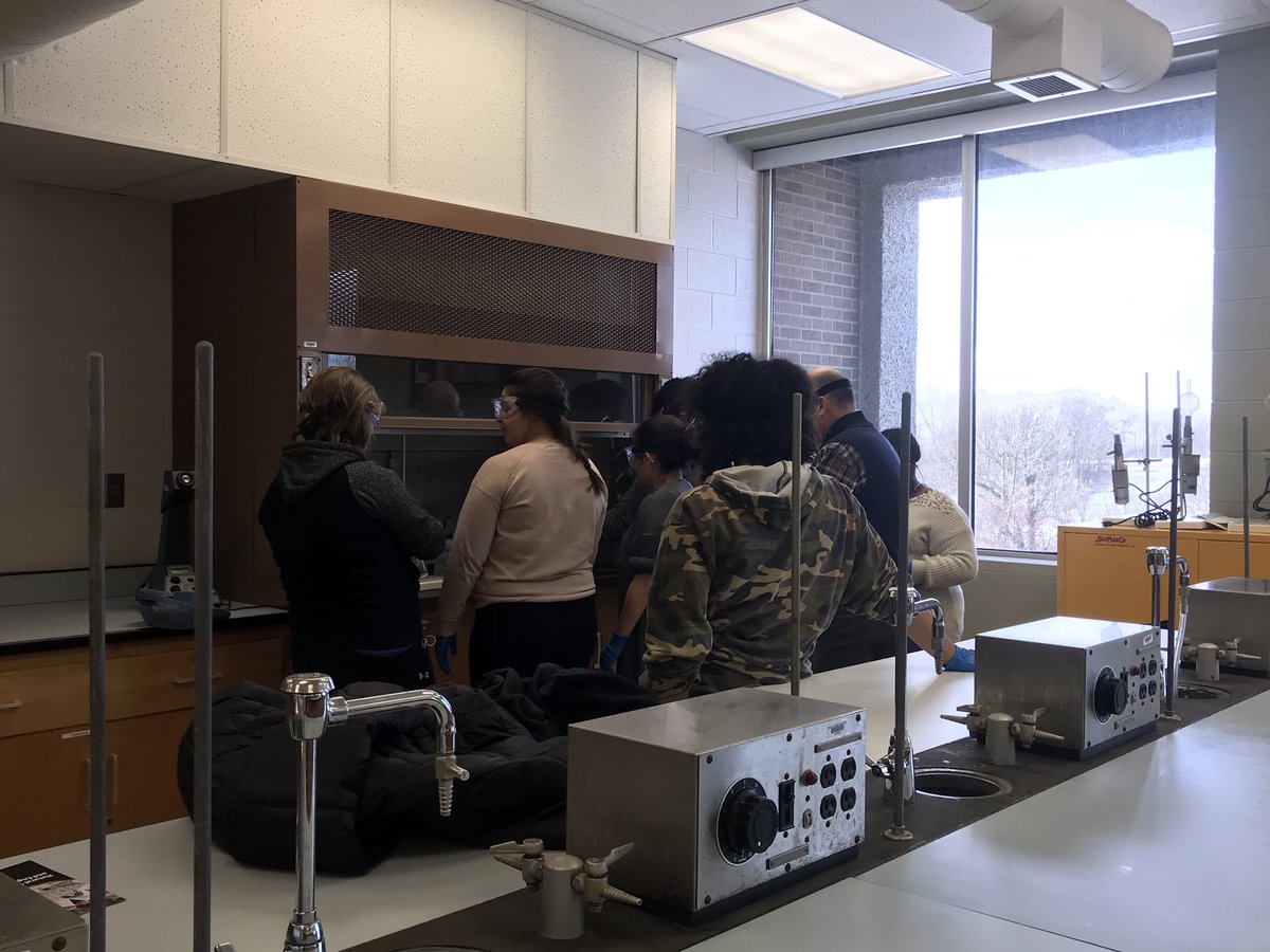 MrsDennis13's tweet photo. @AVID4College Students leaving about Chemistry at @BHCCampus! Thank you for letting us check out the school today! @chspride1 #avidforcollege https://t.co/Y8puFK3264