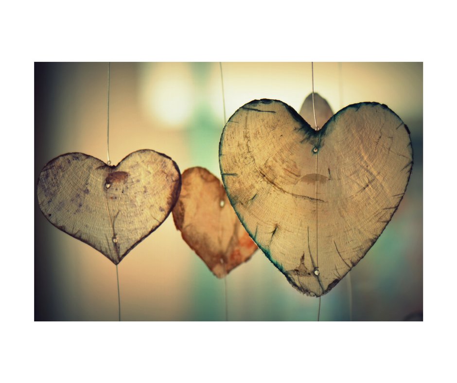 Valentine's is a week away. There's no better time to show your supporters a little #donorlove! 💜Here are 5 simple but meaningful ways to tell your donors you love them. 😘smackdabcommunications.com/2018/02/12/5-w…