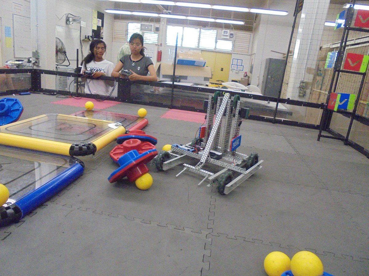 PALSHawaii's tweet photo. Nānākuli High and Intermediateʻs VEX Robotics team practiced their missions for the past state tournament. Go Nānākuli!  @NHISGHAWK #nanakuli #nanakulihigh #nanakulihighandintermediate #VEX #vextournament #hawaiirobotics https://t.co/41AFaryUeC