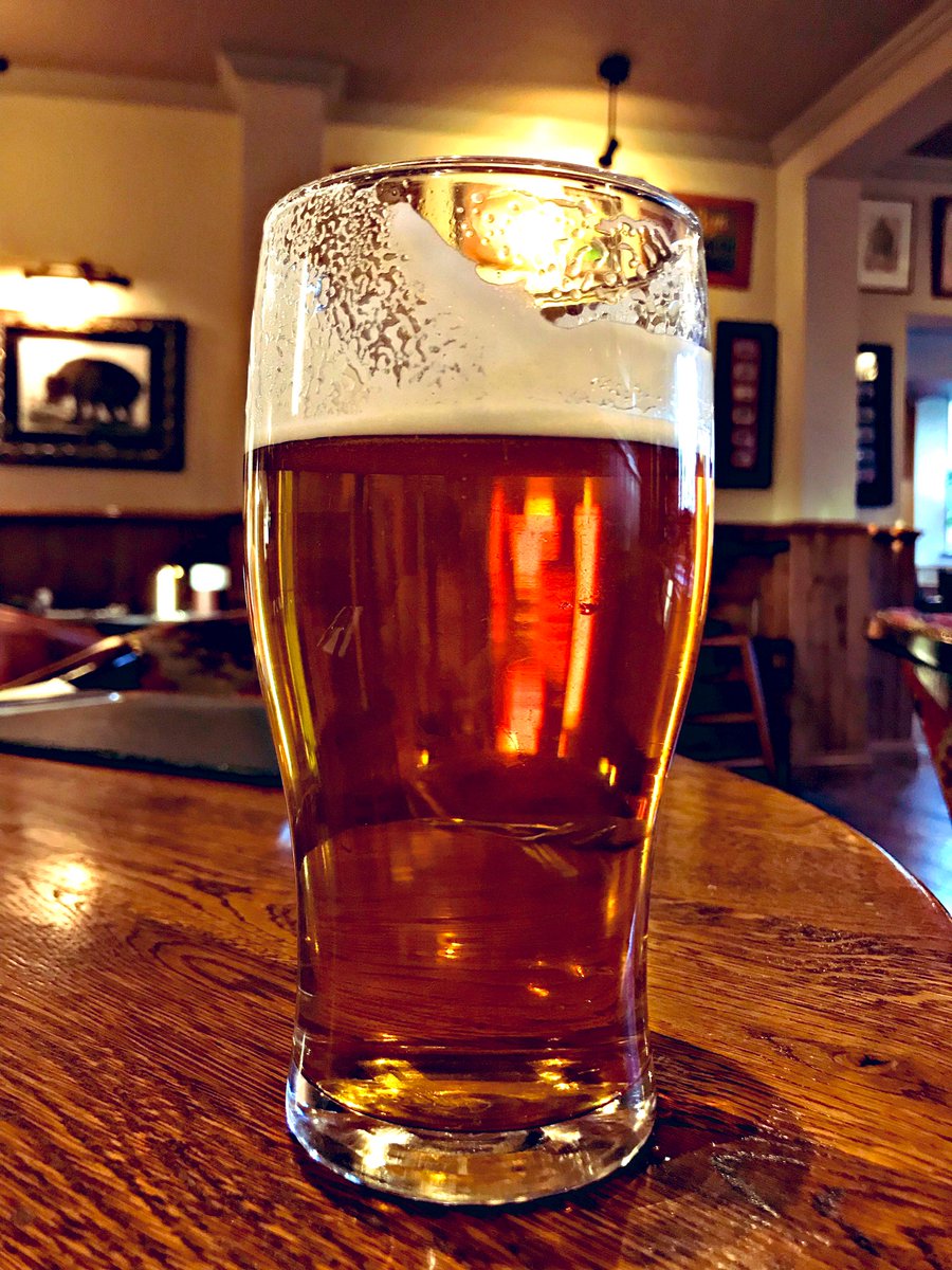 WinRivSpirits's tweet photo. Yet another perfect pint of @MerlinBrewingCo #Wizard @The_Bears_Paw #Warmingham #Cheshire • Hoppy with a BIG flavour • Cheers.....🍻🍻🍻🍻
#beer #craftbeer #fridayfeeling #beeroclock #hopgodfriday #craftbeerhour #hopfest #brewery #northwestuk @MadeinCheshire @cheshire_rocks https://t.co/ep6JPXHkhY