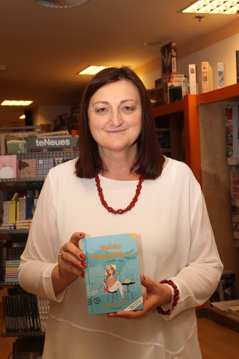 mfknihy's tweet photo. Blogerka a spisovatelka Marta Kučíková, autorka bestsellerů „Italské jednohubky“ a „Italské dvojhubky“,  bude 14. – 22. března 2019 v České republice u příležitosti propagace svých knih. V případě zájmu o rozhovor kontaktujte zajicek@mf.cz
#press #rozhovor https://t.co/i2SC4P5BOs