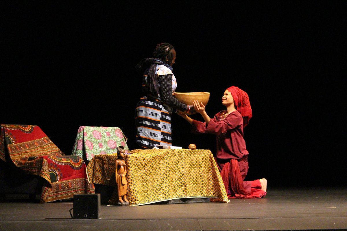 Les_Chemins's tweet photo. 📷 Retour en images sur les conférences de mercredi au #ThéâtredesMazades avec #OumouKouyaté, les clownanalystes du #Bataclown &amp; la danseuse #SamaraHilal 😃
📣 N'oubliez pas de vous inscrire pour l'événement du 11 février : https://t.co/DPsDVUqn1g
#JIFFS #Toulouse #Blagnac https://t.co/cgadngHwfr