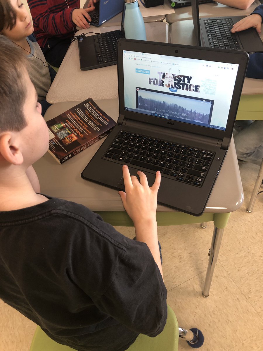 msgray5class's tweet photo. Gr.5/6 exploring the injustices that continue to face First Nations communities and how we can use slogans and social media to communicate, educate and seek justice. #thirstyforjustice https://t.co/NBGKIjhFpr