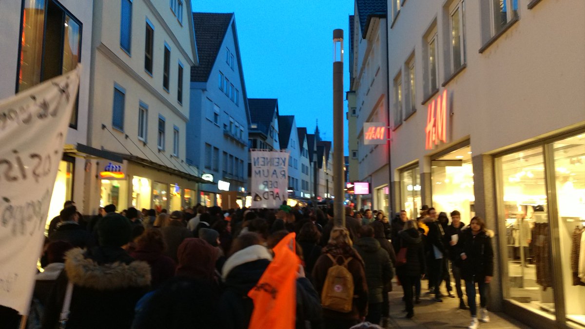 STOLZ auf diese Stadt!
STOLZ auf jeden einzelnen auf der Straße!
#noAfD
#fckafd 
#fcknzs 
#reutlingen
#KeinRaumDerAfD
#esGibtKeinRechtAufNaziPropaganda