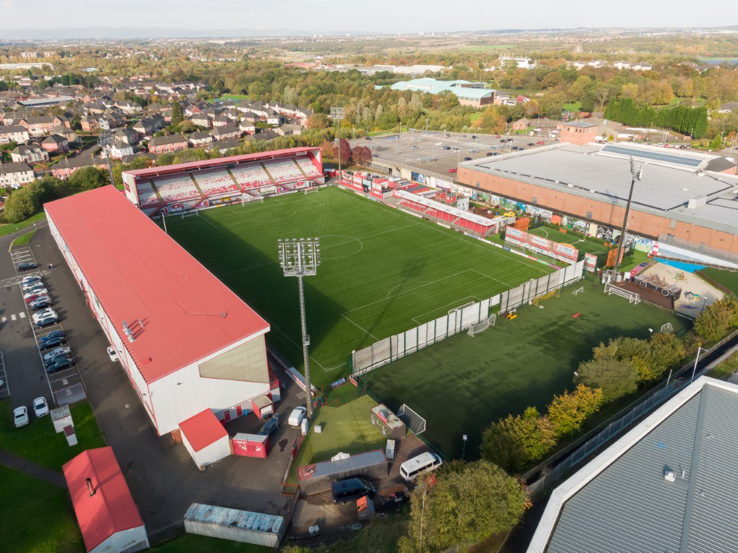 greenfieldsport's tweet photo. First season playing on GreenFields MX Elite for top Scottish Premiership side @acciesfc installed by @TonyPattersonSg all the details here... https://t.co/M2XJmDjAdx https://t.co/GDPc0CjHtt