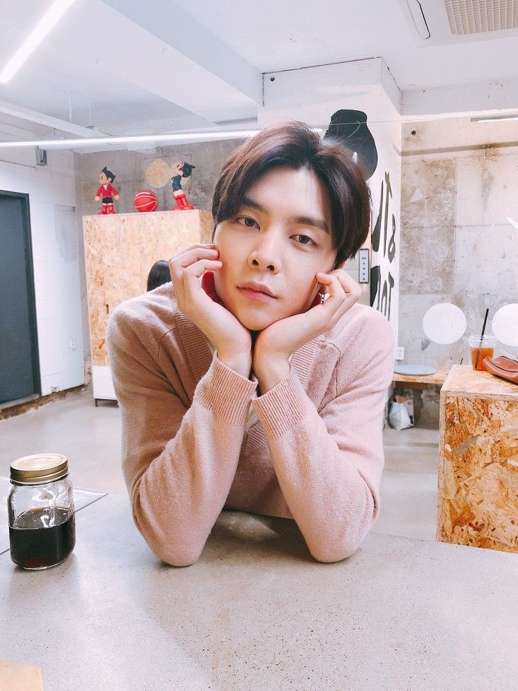 yawnzcore's tweet photo. thank you soo much for everything you’ve done for nct, nctzens, and your very own #jofam. from jcc vlogs to nctnightnight, thank you for always making me happy doing what you love. happy birthday!! #HAPPYJOHNNYDAY #JOHNNY #JCC #NCT #NCT127 https://t.co/Gb9cxwiRX6