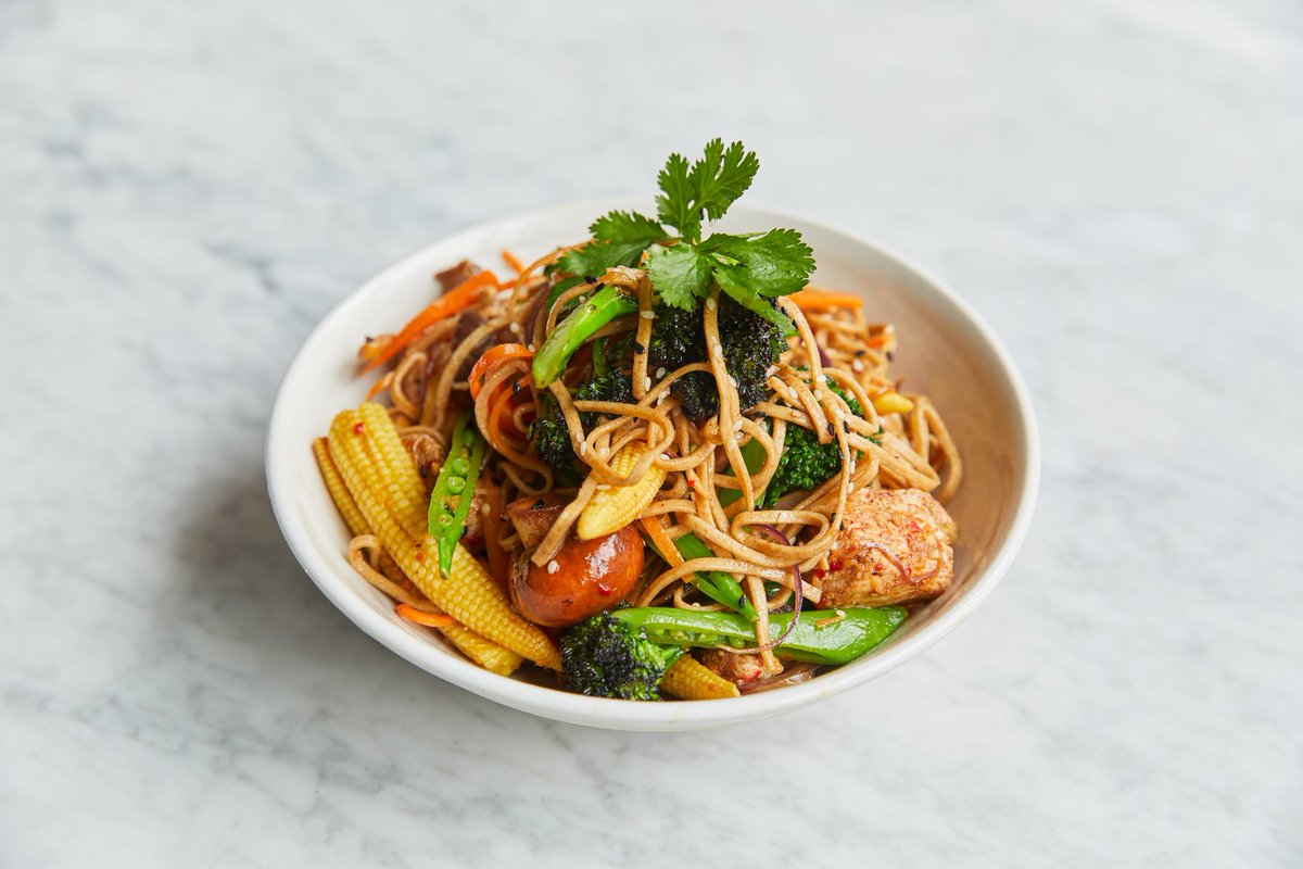 jamieoliver's tweet photo. Parents! If you want to get your teens cooking, get them to give this recipe a go. 

It’s Jamie’s easy chicken stir-fry: https://t.co/YKNRdPiILU #FridayNightFeast https://t.co/RGzv1bgsSK