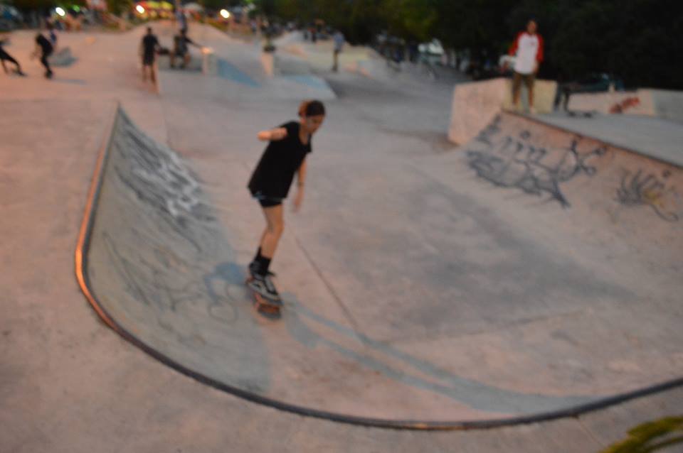 mongzz8's tweet photo. memory de mi primer dia en skatepark con sk8 #cotit https://t.co/8IdlD99pOf