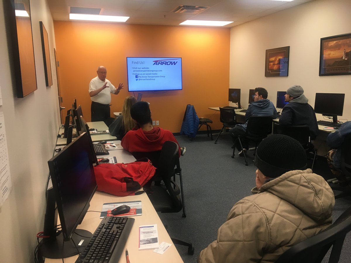 ArrowTransGroup's tweet image. This morning we joined a number of young adults at the Job Center of Lake County to discuss the importance of the trucking industry and the opportunities to start and grow your career at Arrow. 
Apply now--&amp;gt; bit.ly/2UPNvYJ
