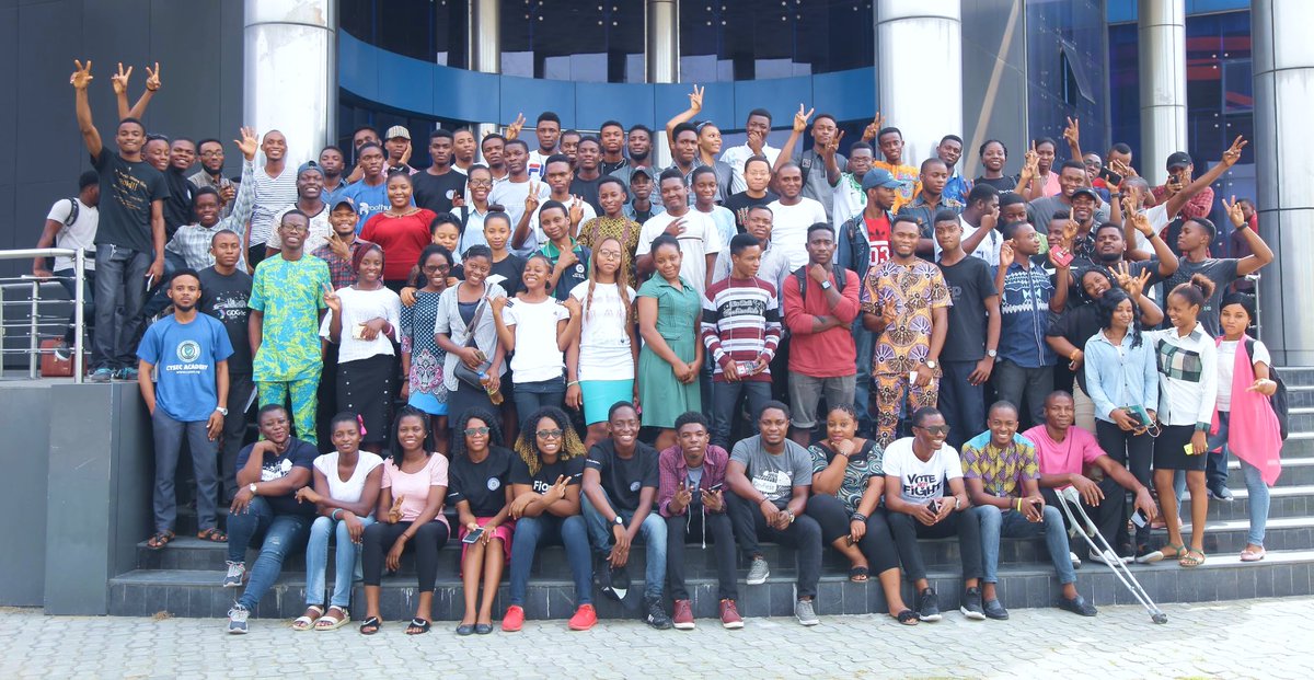 gdg_uyo's tweet image. We all had an amazing time today. Thank you all for showing up.
See you at our next meetup. Watch this space.
#CodeAndDesign @gdg_uyo @aniediudo @Olaiw0la @nextdeegit