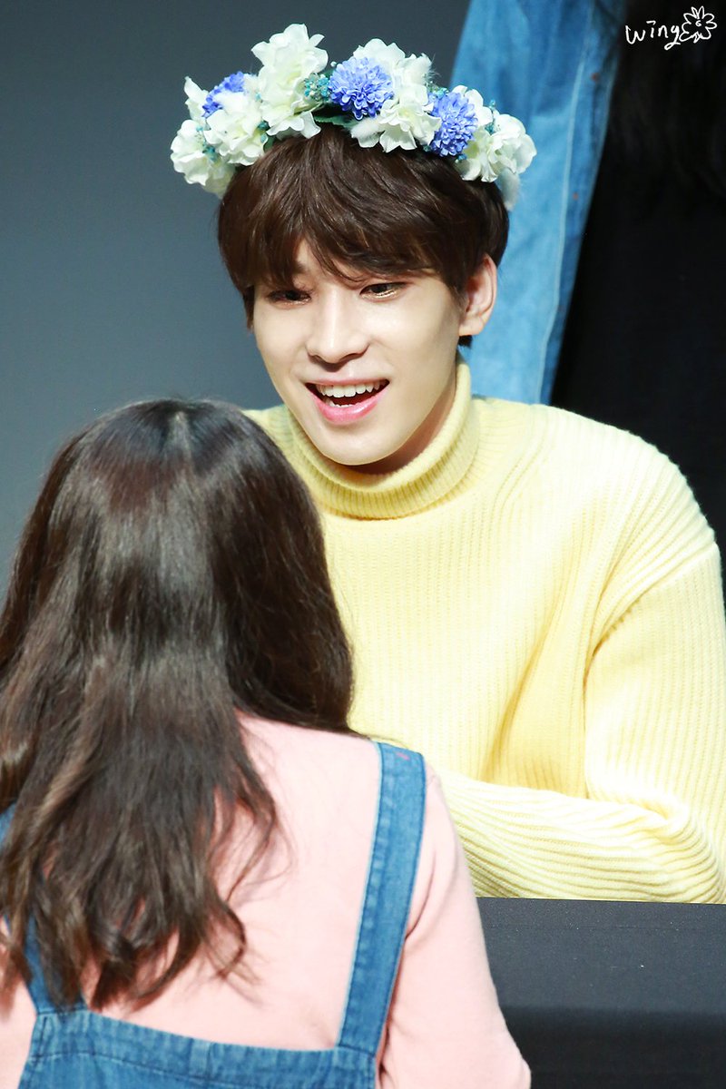 jwwwing's tweet photo. 190202 상암팬싸

매번 봐도 따라 웃어요🥰🥰🥰

#원우 #전원우 #WONWOO #세븐틴 #SEVENTEEN https://t.co/wF2hYIvSgo