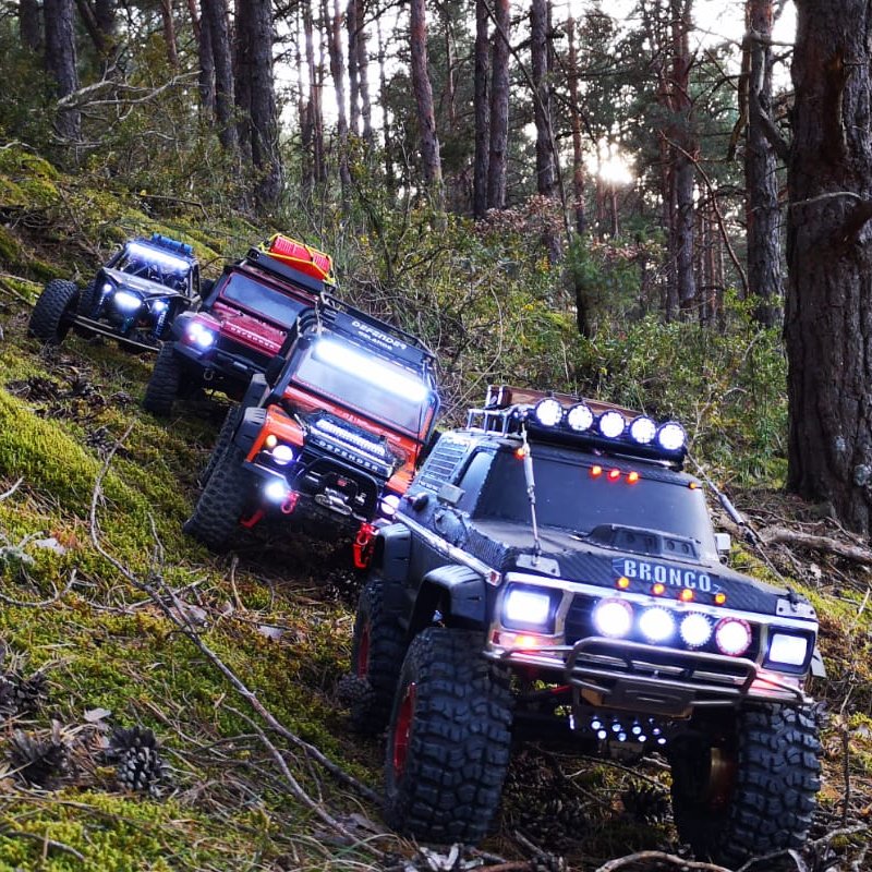 On route #traxxas #bronco #trx4 #axial #bomber #ford #landroverdefender110 #rcscale #rockcrawler #rockcrawling #axialadventures #traxxasadventures #rccars #4wd @francesc53