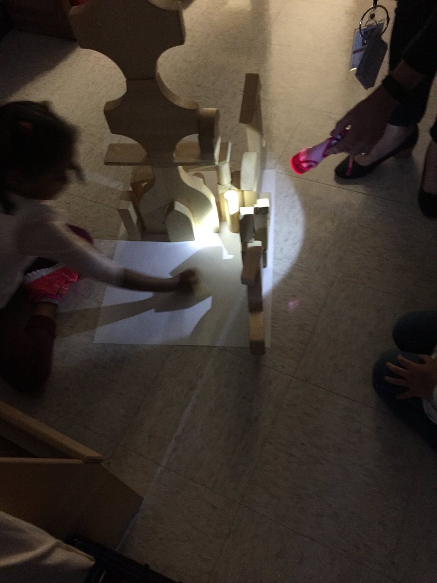 Kindergarten engineers and exploring with shadows