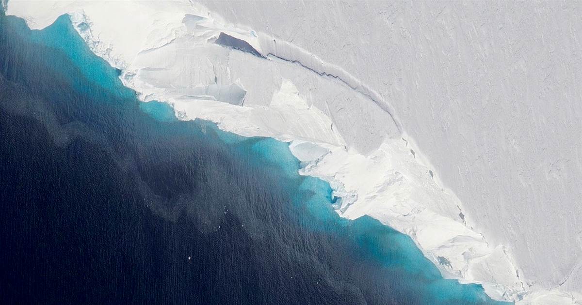 A hole opens up under Antarctic glacier — big enough to fit two-thirds of Manhattan https://nbcnews.to/2DivkUo