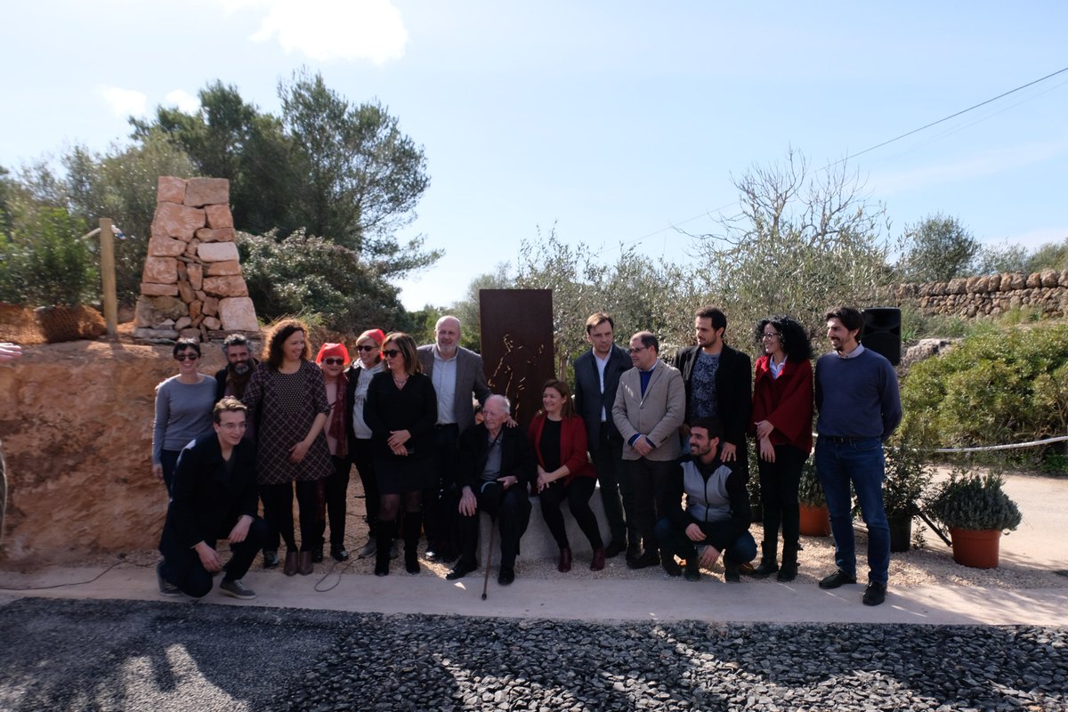 Mallorca homenajea a los presos del franquismo obligados a construir carreteras