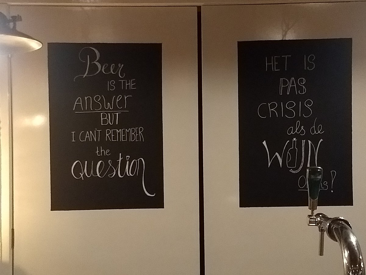 JacobNauta's tweet photo. Humor op de wijnkast... https://t.co/2l3YmXTAma