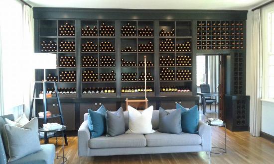 GoreyWine's tweet photo. My kind of bookshelves! This is Elgin Vintners Manor House. Fantastic hosts and their wines will be here in April. And they are seriously good. @ElginVintners https://t.co/b6ZUHd6A3B