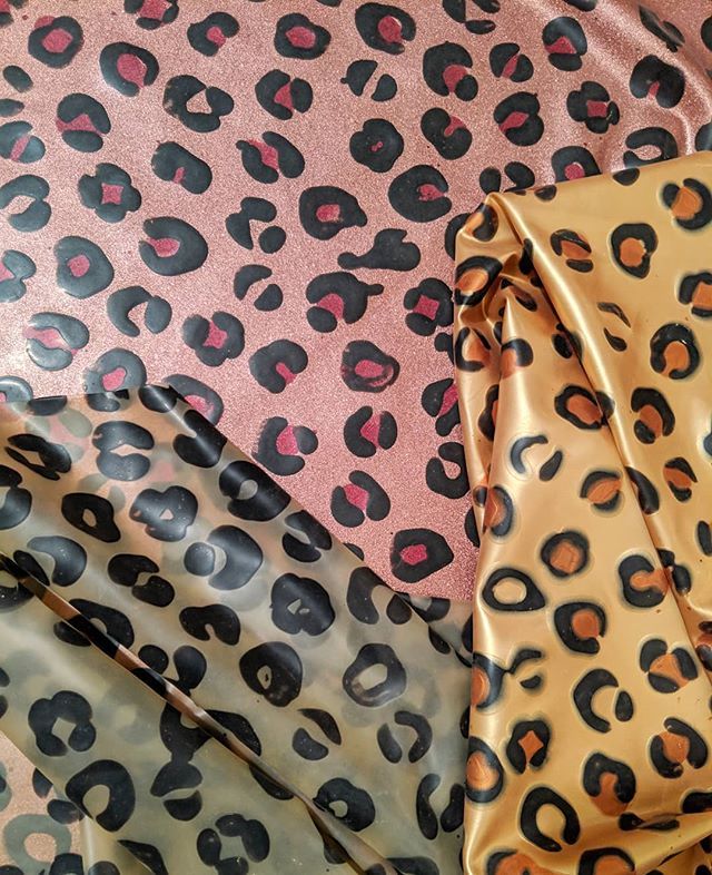 YummyGummyLatex's tweet photo. Can you spot the spot that spots the spot on the spot.......spot! Thin trans leopard, non fallout dusty pink glitter with blood red glitter deluxe leopard and soft gold and bronze deluxe leopard. These colours together are giving me life!! #leopardfabric… https://t.co/2aWmrzH0TG https://t.co/vAAldaR7k1
