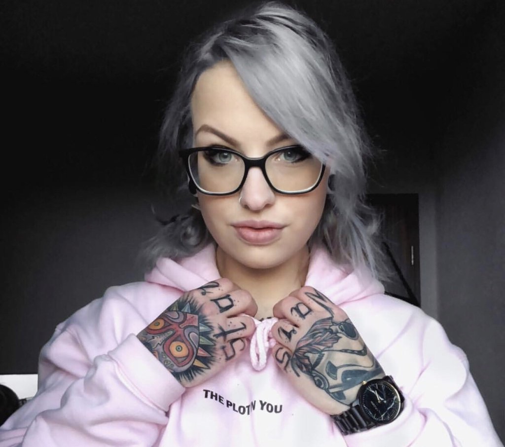 I’m alive! Tschüss 2018 susisnerdheaven.com/2019/02/08/im-…