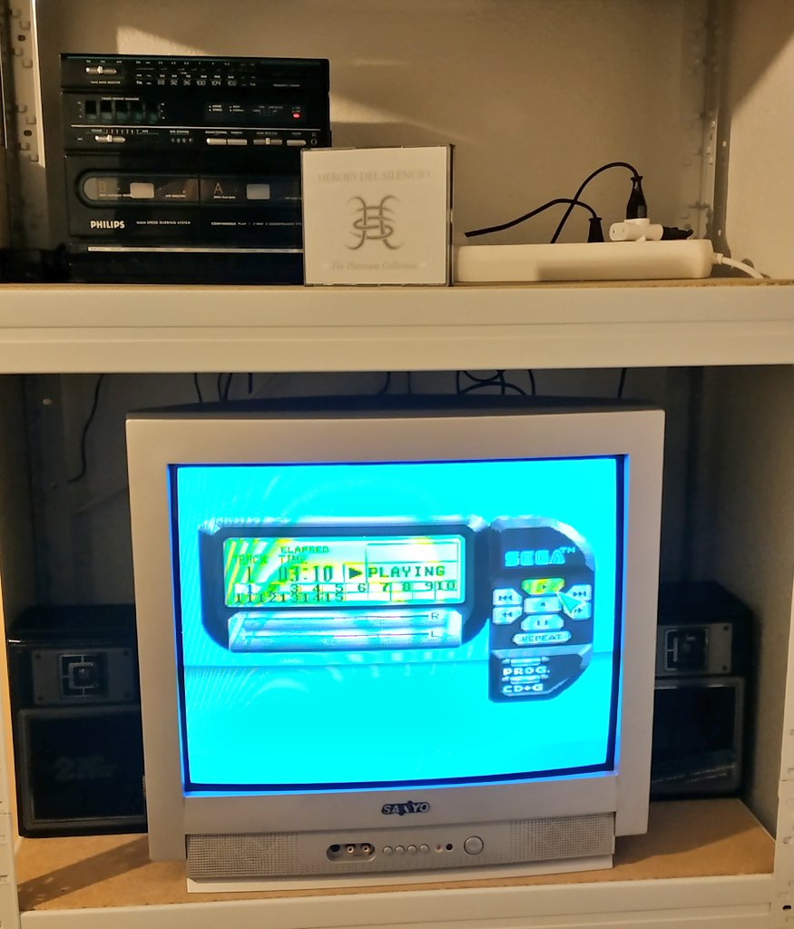 ErizoEspino's tweet photo. Acabo de tunear esto al estilo noventero y ni tan mal... 😋
#90s #MegaCD #CRT #MiniCadena
Estéreo!!!! https://t.co/G0HzopH5fo