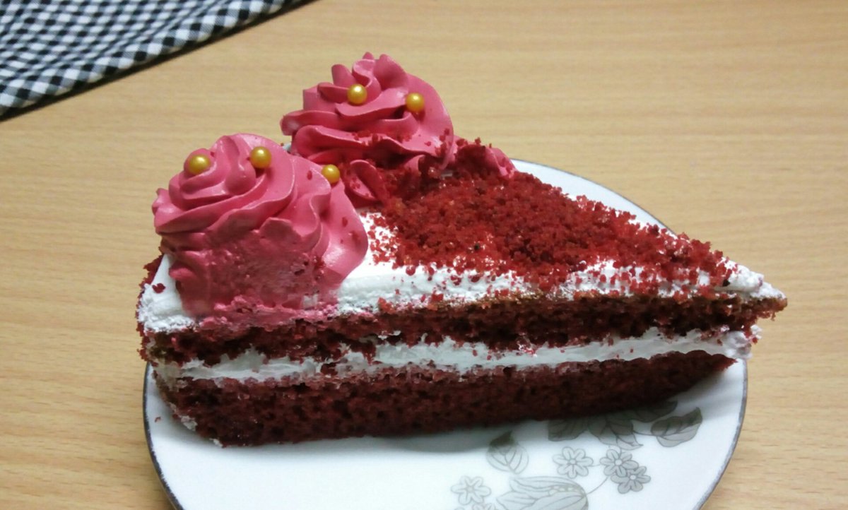 Red velvet cake without oven
Video link....   youtu.be/vvcwV9xlefo

#cake #dessert #valentinesDay #velvet
